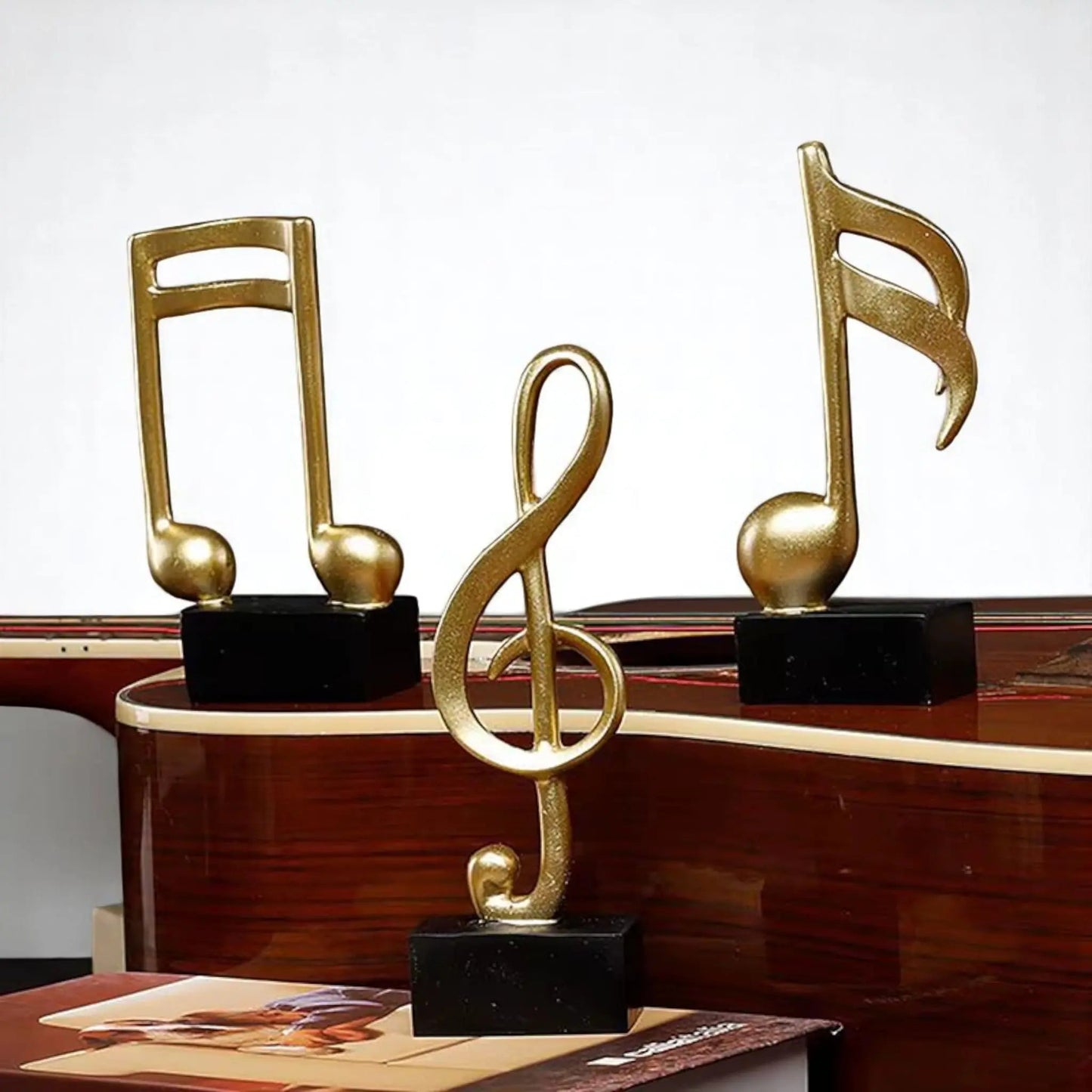 Musical Note Resin Sculpture – Elegant Gold Figurine for Home & Studio Decor Geniogoods