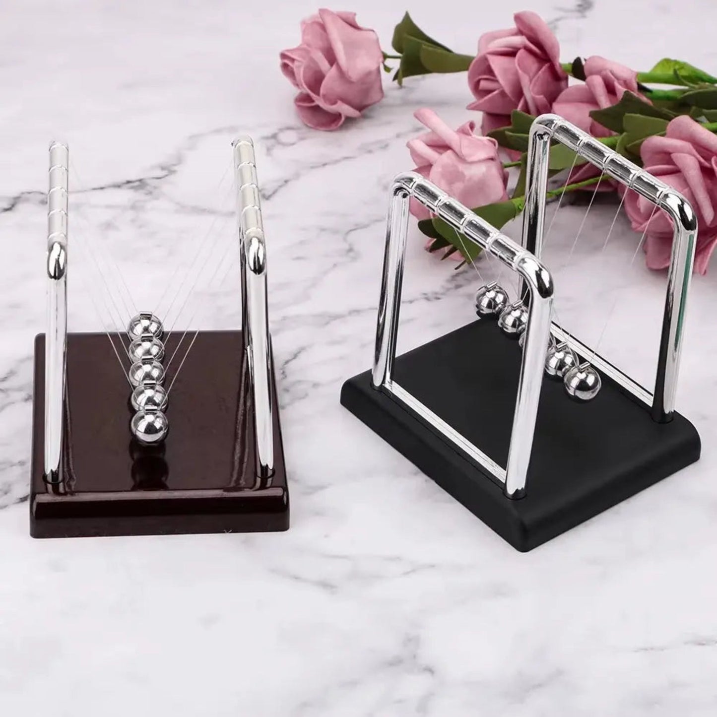 Newton’s Cradle Desk Toy – Classic Science Pendulum for Office & Home Decor