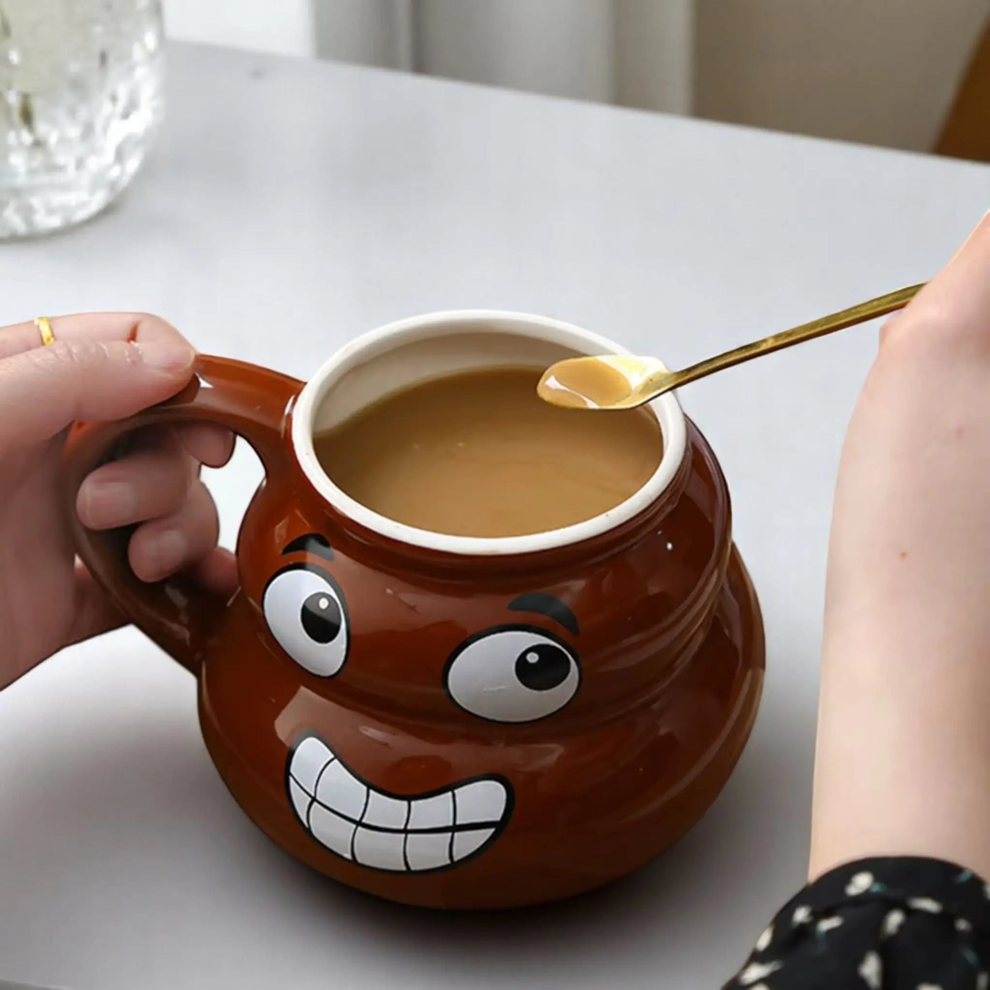 Funny Poop Emoji Mug with Lid & Spoon – Ceramic Cup 480ml Gift  Geniogoods