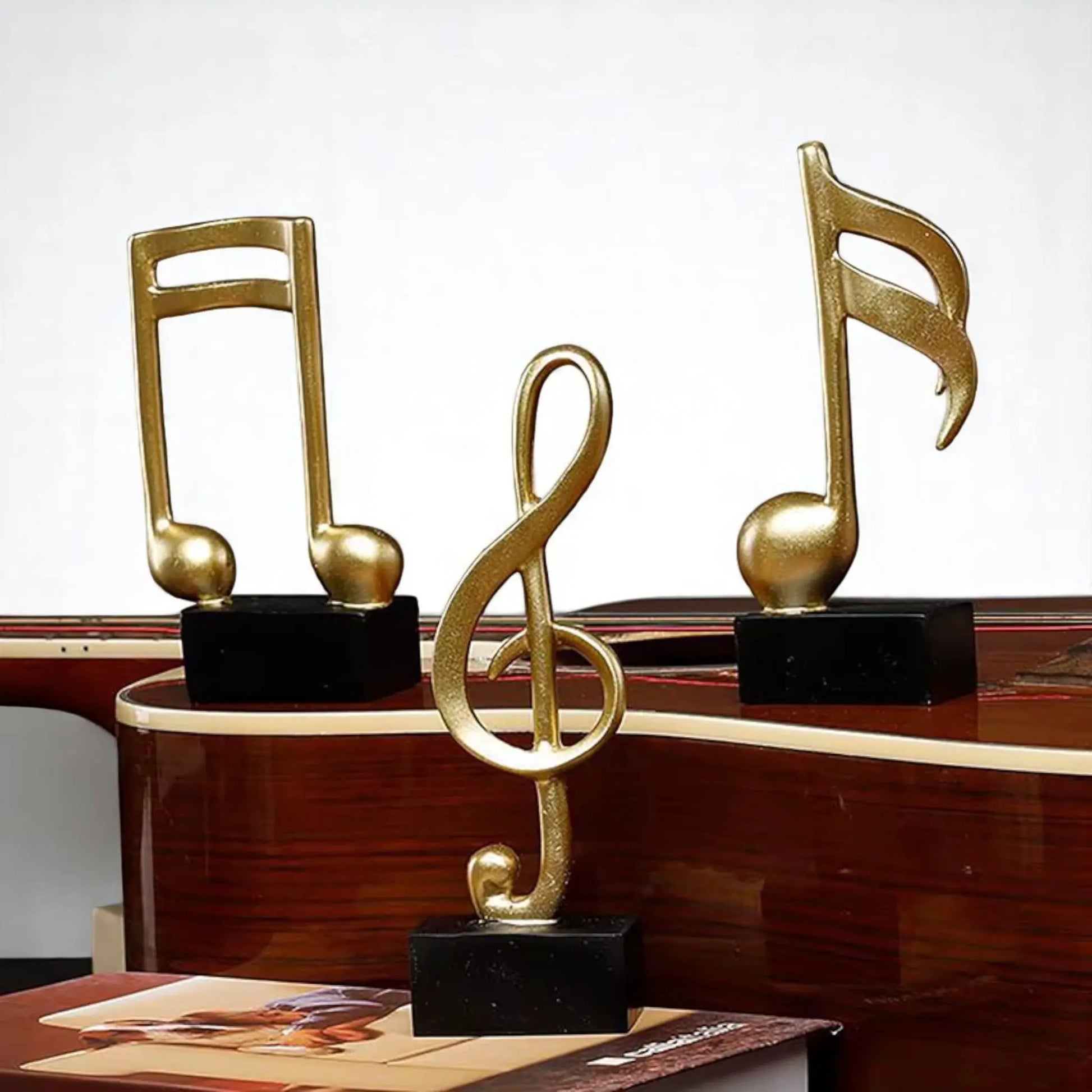 Musical Note Resin Sculpture – Elegant Gold Figurine for Home & Studio Decor  Geniogoods