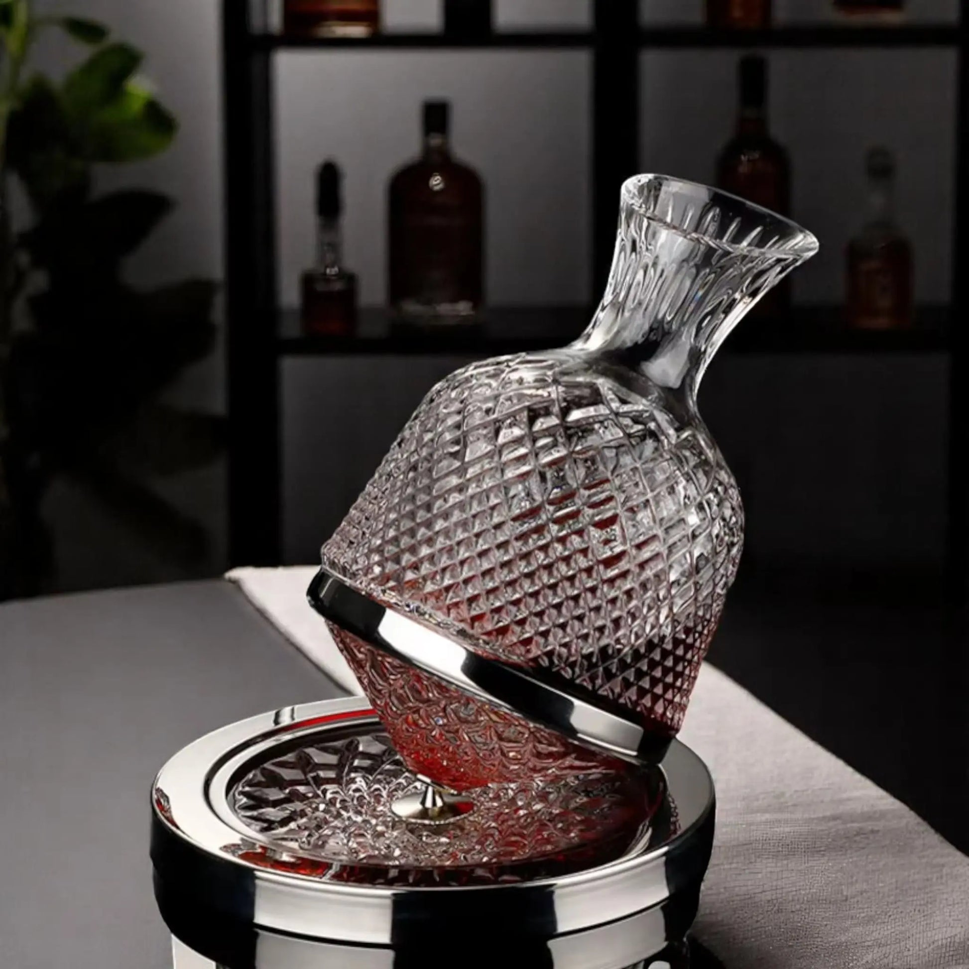 Rotating Crystal Whiskey Decanter – 1500ml Lead-Free with Tray  Geniogoods
