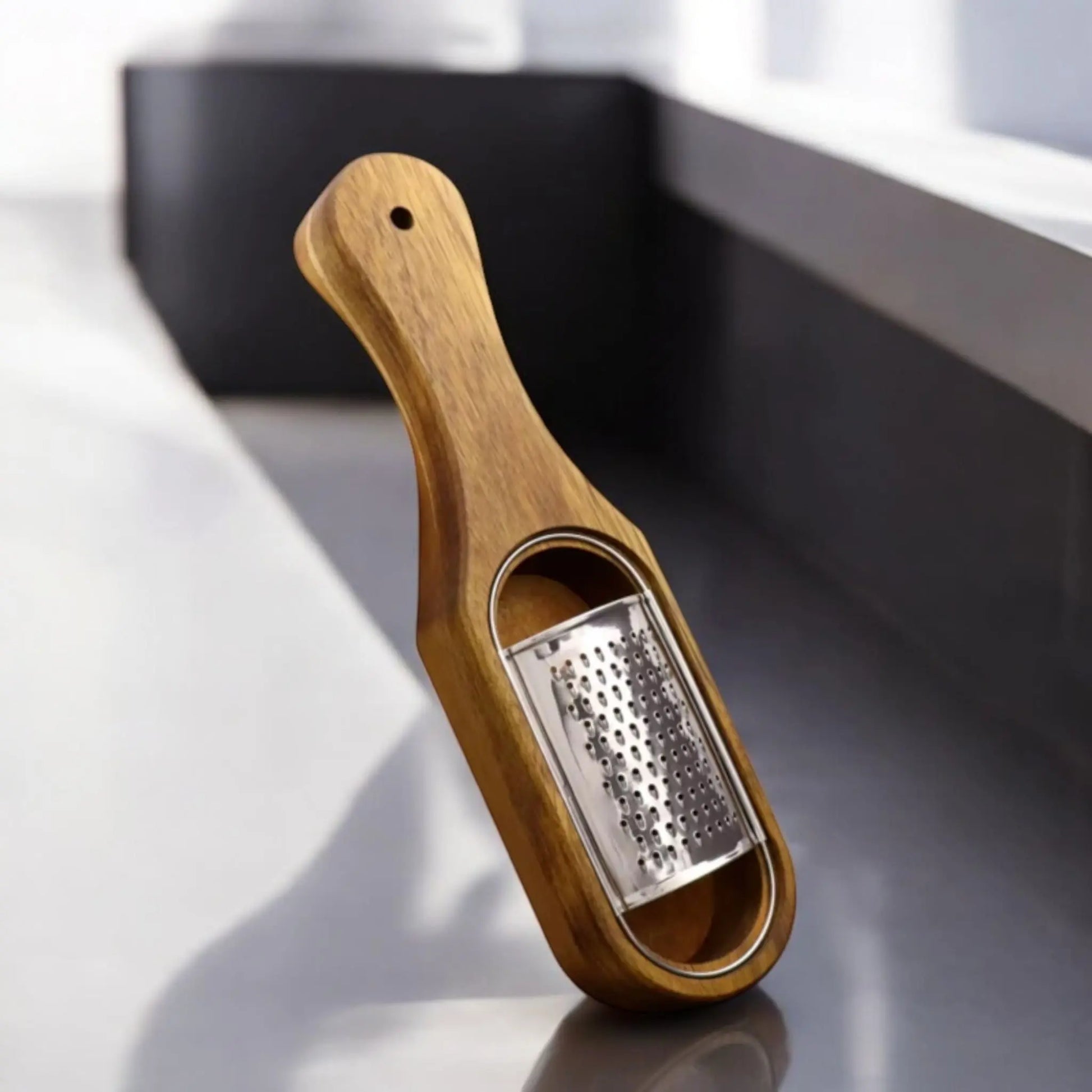 Stainless Steel Cheese Grater with Acacia Wood Collector – Durable & Stylish Geniogoods