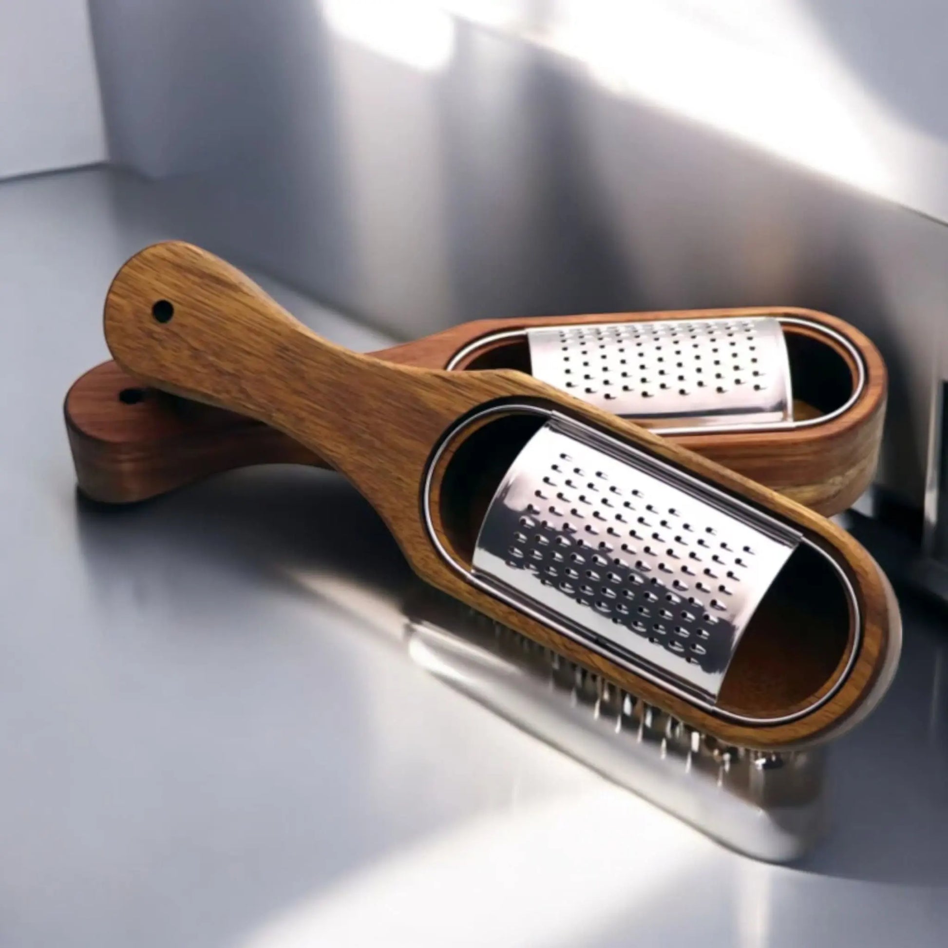 Stainless Steel Cheese Grater with Acacia Wood Collector – Durable & Stylish Geniogoods