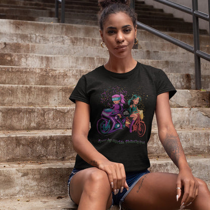 T-shirt « Deux mondes, un Bond » – Duo Ride Split Fiction