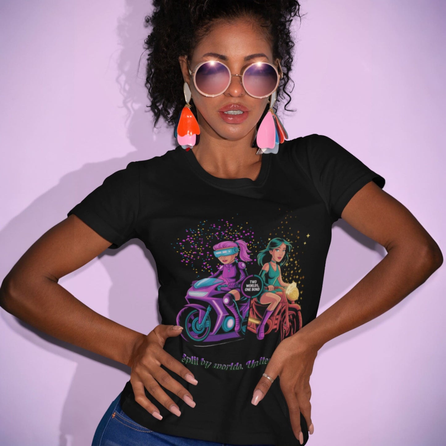 T-shirt « Deux mondes, un Bond » – Duo Ride Split Fiction