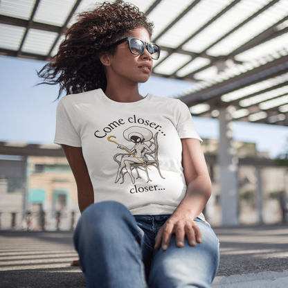 Come Closer T-Shirt – Dark Minimalist Fan Art Design – fan-made gamer merch by GenioGoods