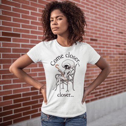 Come Closer T-Shirt – Dark Minimalist Fan Art Design – fan-made gamer merch by GenioGoods